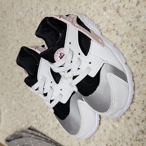 Toddler girls shoes by Nike
